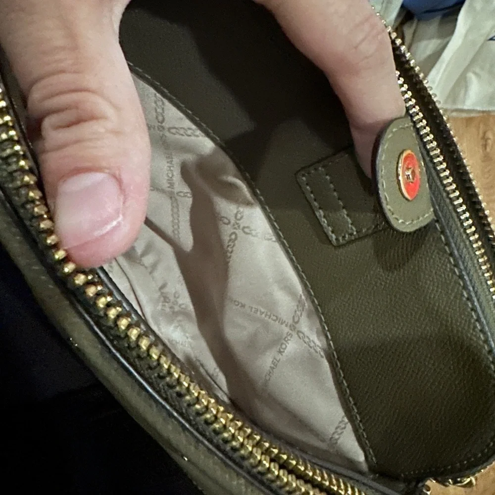 Michael Kors Olive Green Bag - Picture 3 of 7